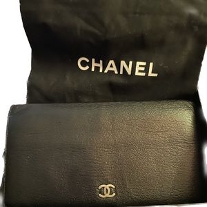 Chanel Long bi-fold Wallet w/ crossbody conversion & Unbranded chain